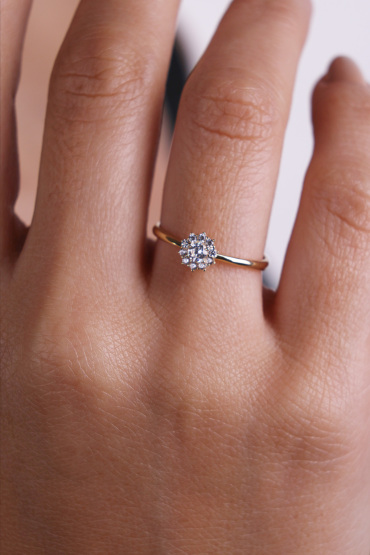 14 Ayar Altın Çiçek Modeli Taşlı Yüzük - Naze Kuyumculuk