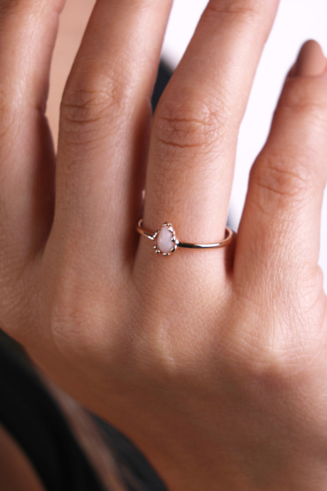 14 Ayar Altın Rosegold Pembe Taşlı Damla Model Yüzük - Naze Kuyumculuk