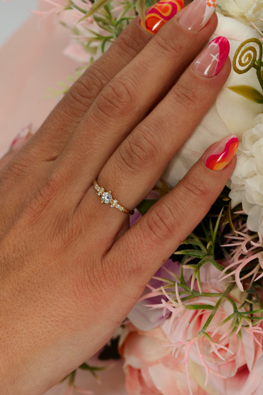 14 Ayar Altın Sıra Taşlı Günlük Yüzük - Naze Kuyumculuk